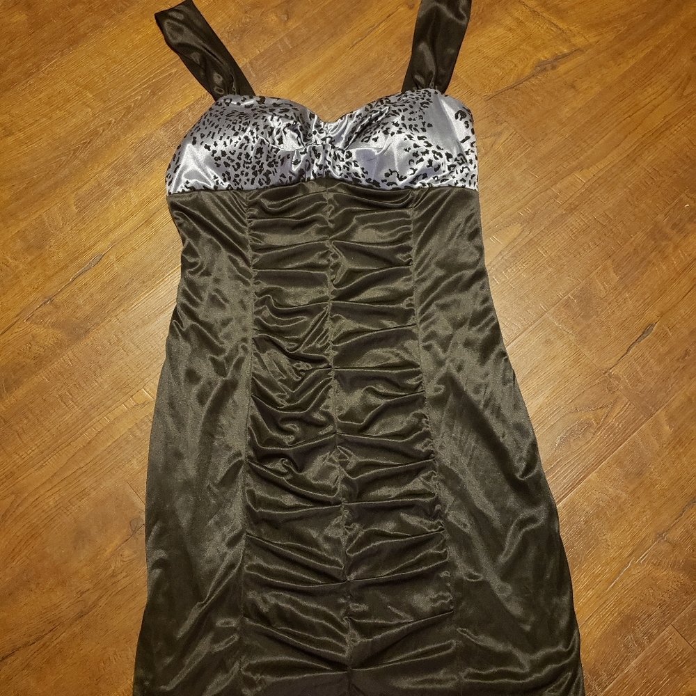 Mini Silky rouged black leopard junior dress